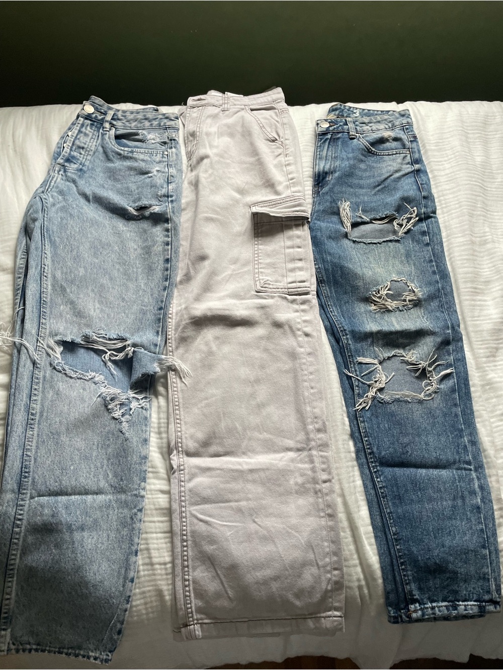 Urban Outfitters Women's Relaxed Jeans Trio in Light Blue and Washed White
